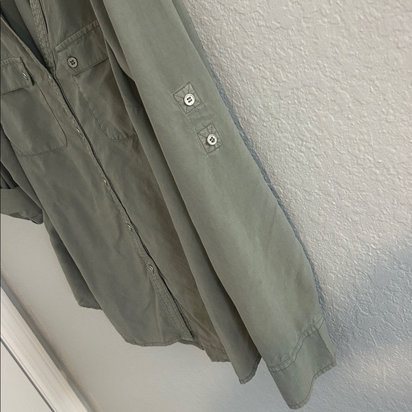 Olive Green super soft Button-Up Shirt - Picture 4 of 5